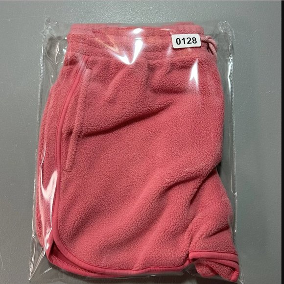 NWOT UGG PETRIA SHERPA SHORTS WOMENS PINK COZY FUZZY POCKETS SIDE SLIT / M - Picture 10 of 15